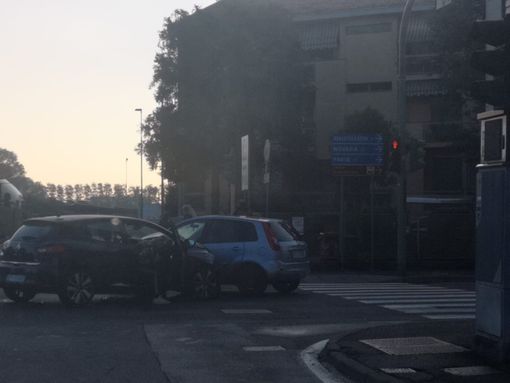 Magenta: incidente all’incrocio di viale dello Stadio, un ferito Magenta: incidente all’incrocio di viale dello Stadio, un ferito