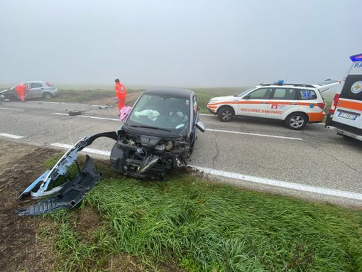 Sartirana: frontale tra auto sulla provinciale, ferite 3 persone Sartirana: frontale tra auto sulla provinciale, ferite 3 persone