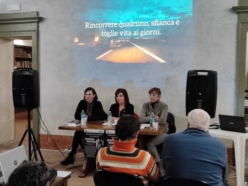 Osservatorio Rosa, la Caritas dell'Unità Pastorale Santa Maria di Acqualunga al fianco della lotta contro la violenza sulle donne Osservatorio Rosa, la Caritas dell'Unità Pastorale Santa Maria di Acqualunga al fianco della lotta contro la violenza sulle donne