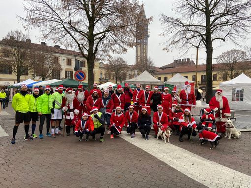 - FOTONOTIZIA - Mede: la tradizionale corsa dei Babbi Natale - FOTONOTIZIA - Mede: la tradizionale corsa dei Babbi Natale