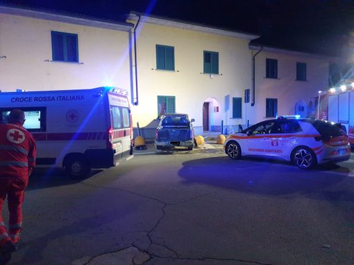 Torre Beretti: si schianta sul pick up contro il muro di una casa, 63enne soccorso in elicottero