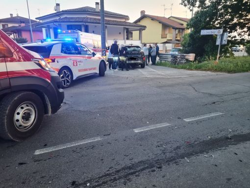 Mede: tamponamento tra due auto in via Fermi, ferite 3 persone Mede: tamponamento tra due auto in via Fermi, ferite 3 persone