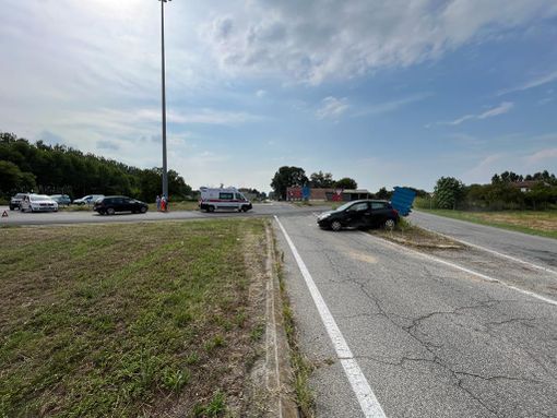 Sartirana: incidente tra auto sulla provinciale 194, soccorse 2 persone