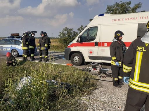 Albonese: tragico schianto con un'auto d'epoca, muore 82enne, gravemente ferita la compagna Albonese: tragico schianto con un'auto d'epoca, muore 82enne, gravemente ferita la compagna