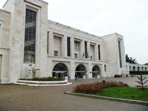 Un uomo trovato gravemente ferito a Milano, era un ladro in fuga