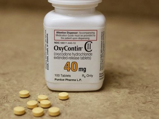 Pavia: esportavano negli Stati Uniti un farmaco a base di oppioidi, arrestate 8 persone Pavia: esportavano negli Stati Uniti un farmaco a base di oppioidi, arrestate 8 persone