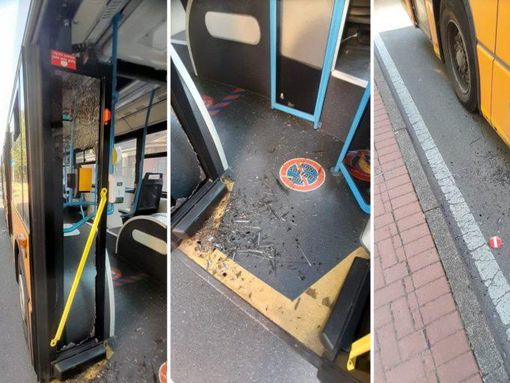 Ragazzi sfondano la porta del bus e feriscono l'autista