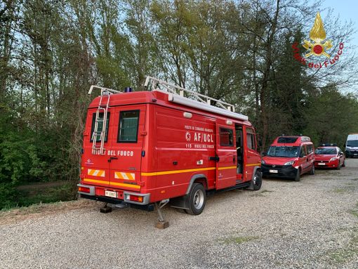 Pavia, 73enne scomparsa: i Vigili del fuoco setaccciano i boschi della zona