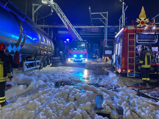 Esplosione in una ditta di Rho: tre operai feriti