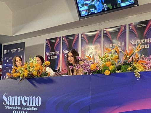 La noia di Angelina Mango conquista tutti: “Ci vuole coraggio a vedere le cose positive della vita” La noia di Angelina Mango conquista tutti: “Ci vuole coraggio a vedere le cose positive della vita”