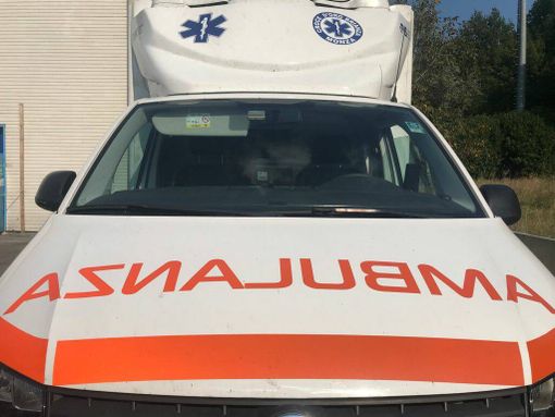 Precipita dal tetto di un capannone e muore: incidente sul lavoro nel Milanese