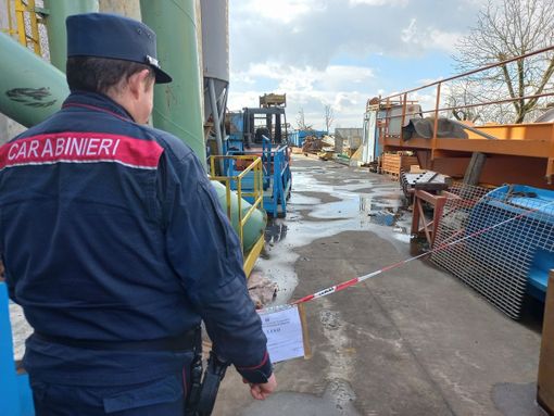 Castello D'Agogna: deposito incontrollato di rifiuti (anche pericolosi), sequestrata una discarica abusiva di circa 650 metri quadrati Castello D'Agogna: deposito incontrollato di rifiuti (anche pericolosi), sequestrata una discarica abusiva di circa 650 metri quadrati