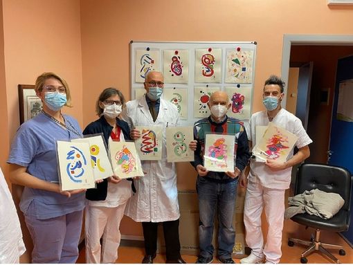 “Donare arte ai nuovi nati”, anche quest'anno l’iniziativa dell’artista vigevanese Luigi Dellatorre a favore del reparto di ostetricia e ginecologia del civile