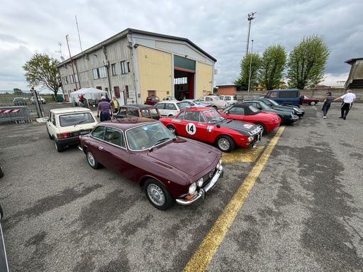 Mede, le immagini di &quot;Lomellina Classic&quot; evento benefico con auto d'epoca
