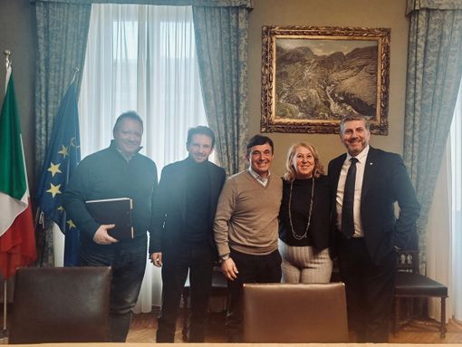 Vigevano: “Creiamo insieme il brand della città”, il vicesindaco Marzia Segù incontra l’associazione commercianti Vigevano: “Creiamo insieme il brand della città”, il vicesindaco Marzia Segù incontra l’associazione commercianti