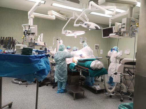 Cisti al fegato di 15 kg: salvato con un trapianto da guinness alle Molinette di Torino Cisti al fegato di 15 kg: salvato con un trapianto da guinness alle Molinette di Torino