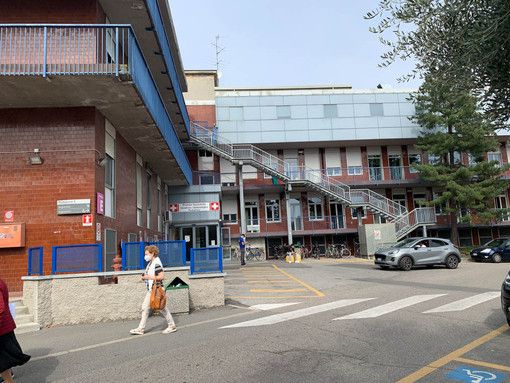 Novara: crollata una parte del controsoffitto in una stanza di patologia neonatale Novara: crollata una parte del controsoffitto in una stanza di patologia neonatale