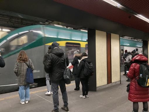 Disagi e carenze del trasporto pubblico. I pendolari lombardi chiedono le dimissioni dell'assessore Terzi