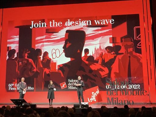 La presentazione del Salone nel rinato Teatro Lirico, intitolato a Gaber