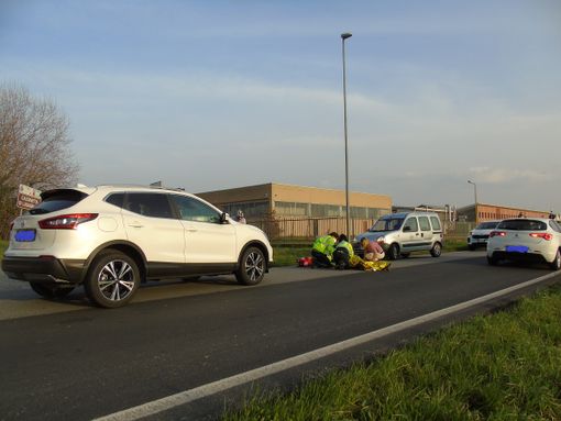 Robecco sul Naviglio: ragazzo in bicicletta da corsa urtato da un’auto sulla SS526, codice giallo al Fornaroli