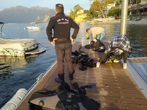 IL GESTO. Bambino perde gli occhiali da vista nel lago, i sub dei carabinieri glieli ritrovano