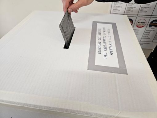 Europee, la vittoria di Giorgia Meloni. Bene il Pd, FI davanti alla Lega. Delusione per Renzi e Calenda Europee, la vittoria di Giorgia Meloni. Bene il Pd, FI davanti alla Lega. Delusione per Renzi e Calenda