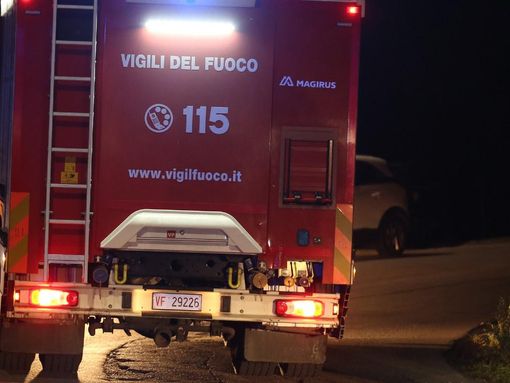 Incendio a Rozzano: sei persone in ospedale Incendio a Rozzano: sei persone in ospedale