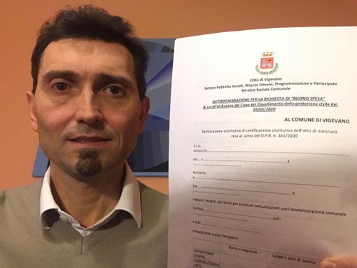 VIDEO. Vigevano: il sindaco Sala spiega a chi spetteranno i buoni spesa VIDEO. Vigevano: il sindaco Sala spiega a chi spetteranno i buoni spesa