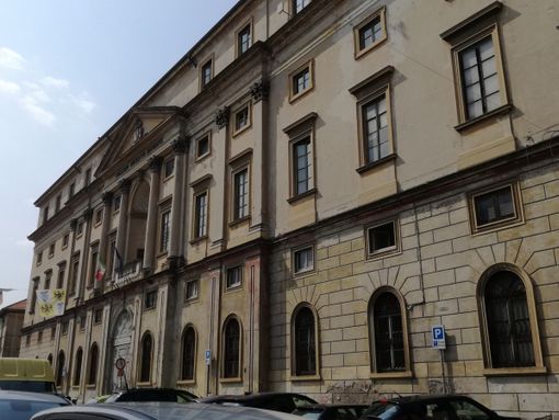 nella foto il Liceo Cairoli di Vigevano