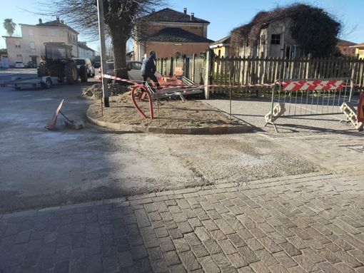 Robbio, tre nuovi parcheggi ed un’aiuola in via Preve