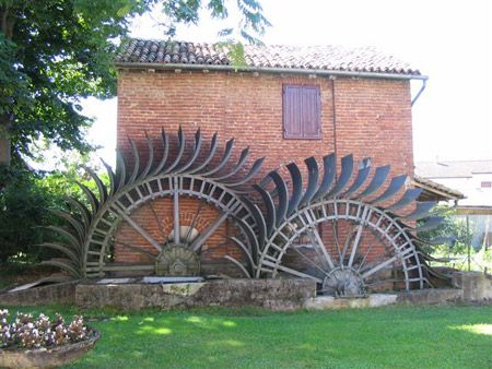 Ricchezze dormienti in Lombardia: vincolo alla crescita o meccanismo di autodifesa? Ricchezze dormienti in Lombardia: vincolo alla crescita o meccanismo di autodifesa?