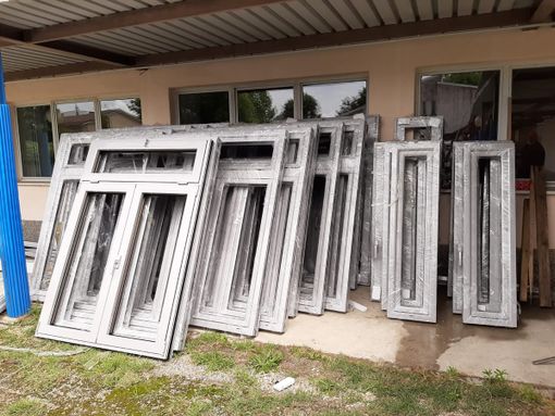 Robbio, iniziato il terzo lotto di sostituzione serramenti presso la scuola primaria Robbio, iniziato il terzo lotto di sostituzione serramenti presso la scuola primaria