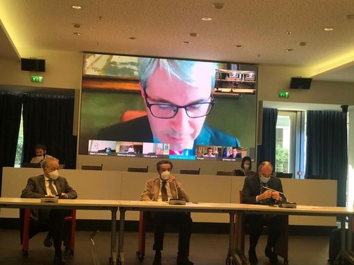 Covid: scuole, movida e sport, in arrivo l'ordinanza della Regione. Si va verso chiusure anticipate nei locali e didattica a distanza