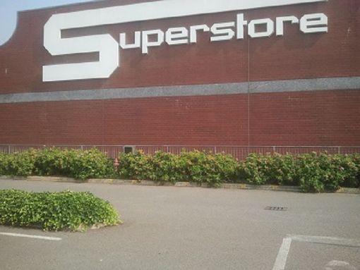 Vigevano: tenta di rubare al supermercato, poi aggredisce un addetto alla sicurezza per guadagnarsi la fuga. Scatta la denuncia per un 25enne