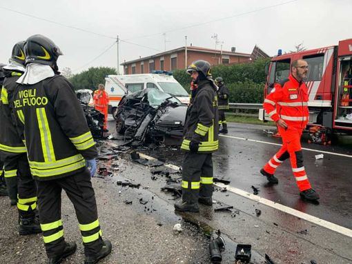 Devastante frontale sulla SP12 a Busto Garolfo: 25 enne gravissimo Devastante frontale sulla SP12 a Busto Garolfo: 25 enne gravissimo