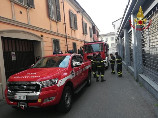 Voghera: soccorso dei Vigili del Fuoco in via del Pozzo, trovata in casa una persona deceduta