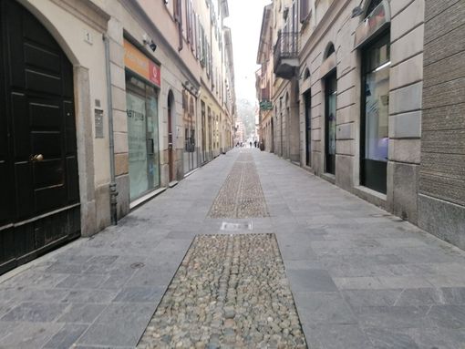 Il ministro Speranza firma l'ordinanza: la Lombardia resterà zona rossa fino al 3 dicembre Il ministro Speranza firma l'ordinanza: la Lombardia resterà zona rossa fino al 3 dicembre