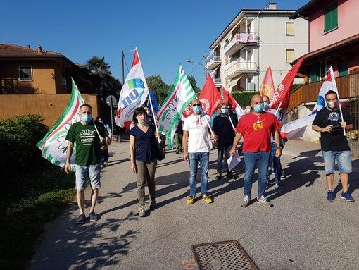 Lo sciopero, il presidio e la manifestazione dei lavoratori della Whirlpool di Cassinetta Lo sciopero, il presidio e la manifestazione dei lavoratori della Whirlpool di Cassinetta