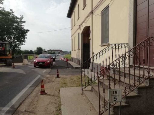 Basta un mini cantiere e la Statale (!) 526 da Robecco ad Abbiategrasso va in tilt