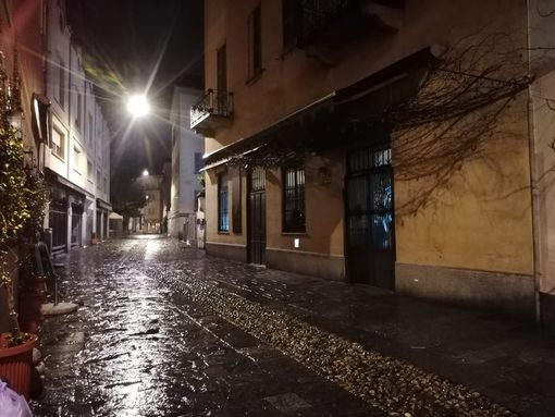 Le Regioni dicono "no" alla chiusura alle 18 di bar e ristoranti. E la bozza del decreto per stanotte resta una bozza Le Regioni dicono "no" alla chiusura alle 18 di bar e ristoranti. E la bozza del decreto per stanotte resta una bozza