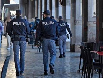 Funzionario Mimit aggredito a Termini: altri due fermati, 20enni tunisini Funzionario Mimit aggredito a Termini: altri due fermati, 20enni tunisini