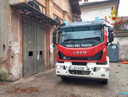 Pavia: i Vigili del fuoco recuperano una salma all'interno di un edificio disabitato Pavia: i Vigili del fuoco recuperano una salma all'interno di un edificio disabitato