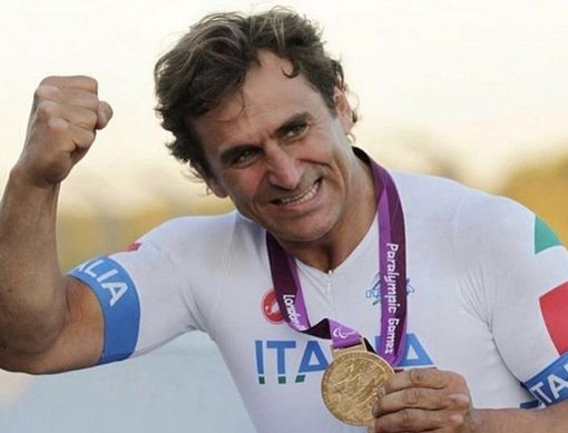 Zanardi non molla e lotta, la dedica del figlio