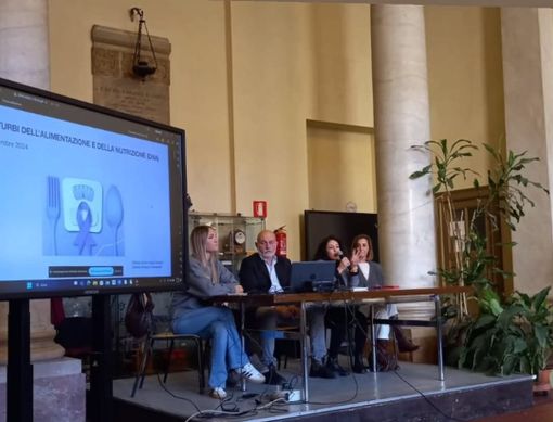 Vigevano, conferenza sui disturbi alimentari al Liceo Cairoli: un momento di riflessione partecipata Vigevano, conferenza sui disturbi alimentari al Liceo Cairoli: un momento di riflessione partecipata