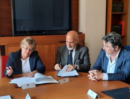 Intesa tra Prefettura di Pavia e Abi per una maggiore sicurezza di banche e clienti Intesa tra Prefettura di Pavia e Abi per una maggiore sicurezza di banche e clienti