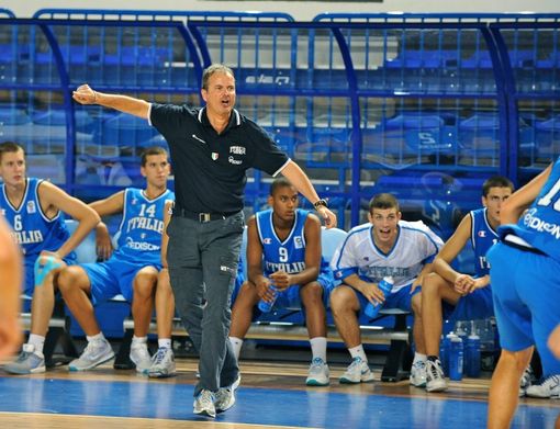 Gaetano Gebbia sulla panchina dell'Italia Gaetano Gebbia sulla panchina dell'Italia