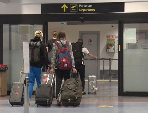 Variante inglese del Covid, gli italiani bloccati possono rientrare