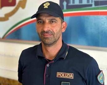 Padova, trovato morto il poliziotto che salvò bimba da annegamento a Jesolo Padova, trovato morto il poliziotto che salvò bimba da annegamento a Jesolo