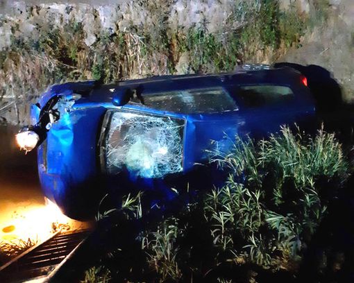 Tromello: escono di strada sulla provinciale 77, soccorsi due giovani