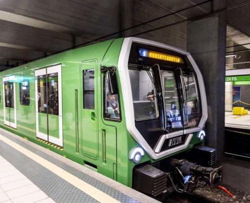 Milano, linea 2 della metro ferma tra Cadorna e Abbiategrasso/Assago per tentato suicidio Milano, linea 2 della metro ferma tra Cadorna e Abbiategrasso/Assago per tentato suicidio